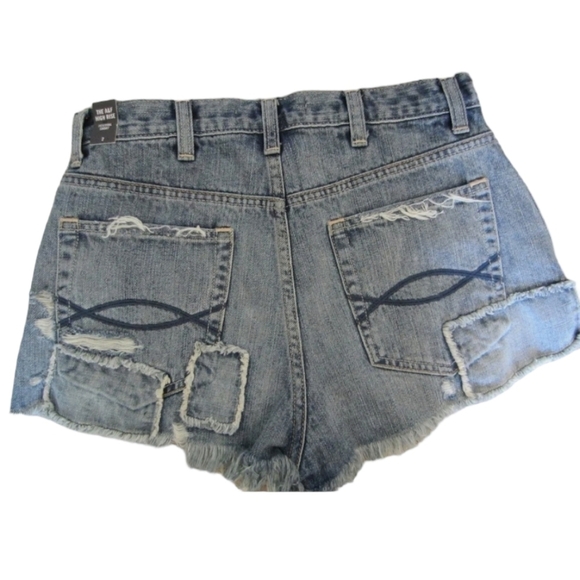 Abercrombie & Fitch the A&F high rise festival distressed jean patch shorts - Picture 2 of 8